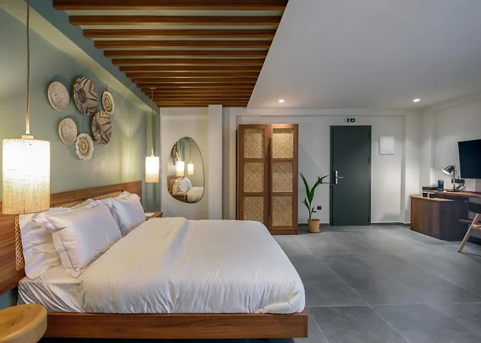 Amyntas Seafront Hotel